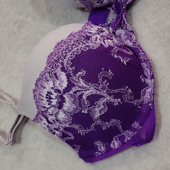 Victoria's Secret Bra - Picture 2 of 10